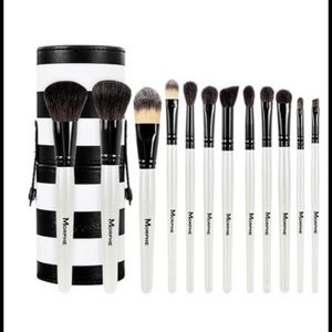 Morphe 706-12pc Black and White travel set